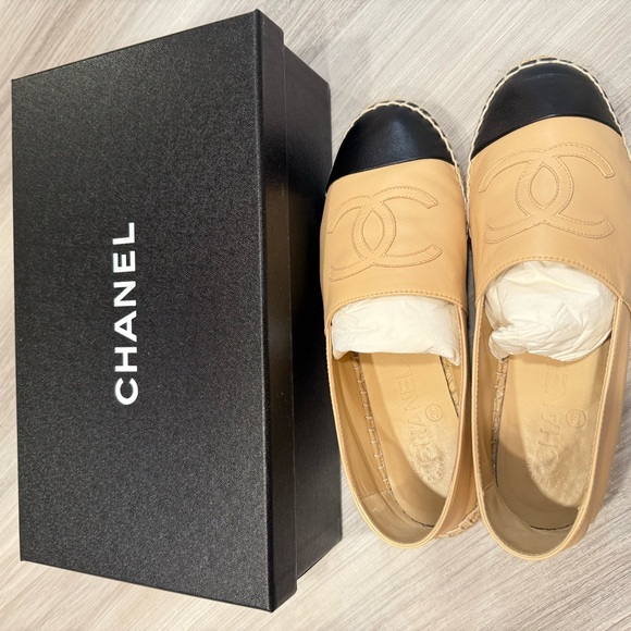 CHANEL Cream and Black Espadrilles Size 37 - Picture 1 of 5